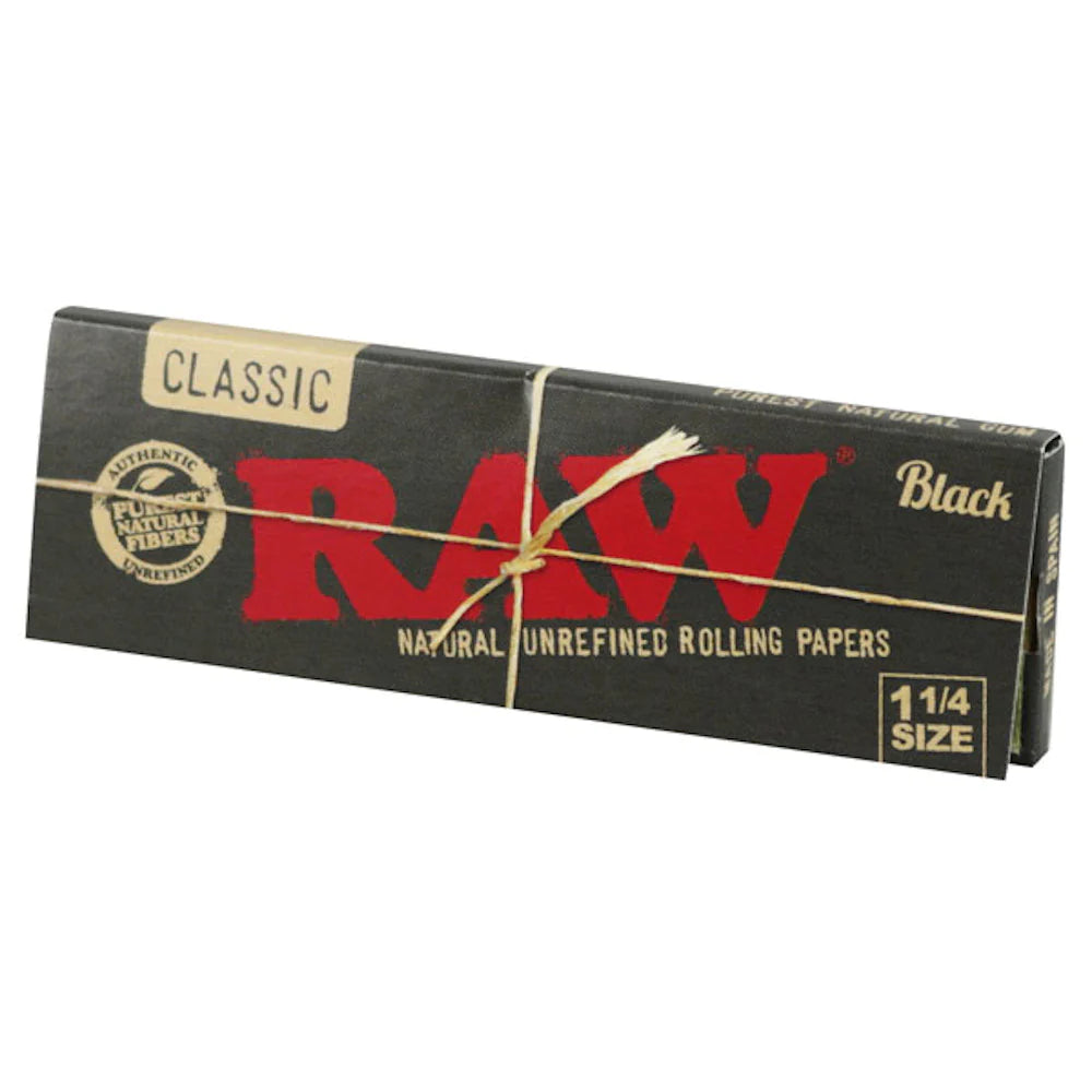 raw classic black  1 1/4 size + tips